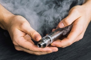 Avoiding Common CBD Vape Device Problems: Batteries, Leaks and More