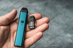 Disposable vs Refillable CBD Vapes: Pros & Cons